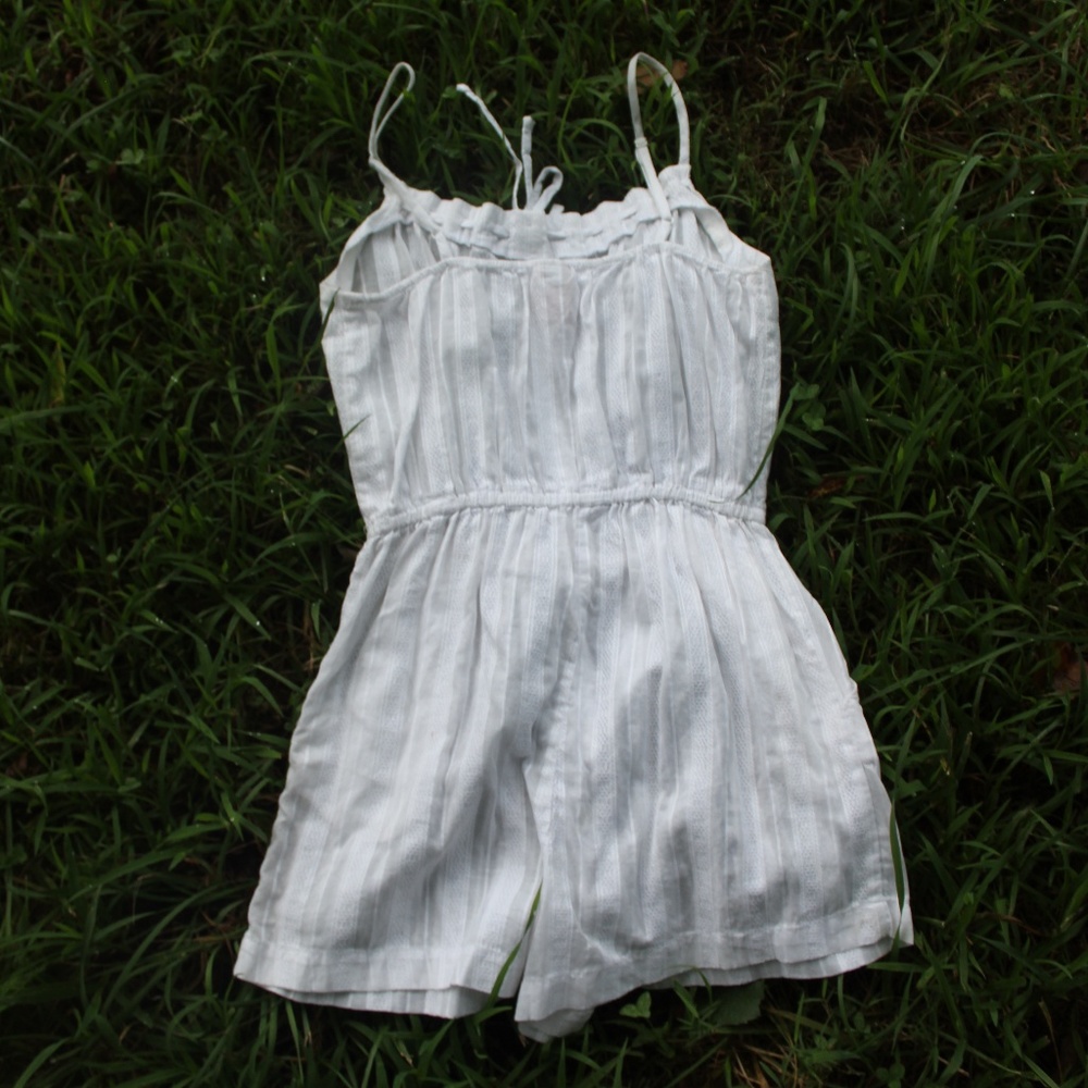 Mossimo White Romper - Picture 3 of 5